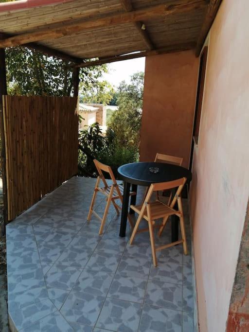Casa Carlo Lägenhet Chia Exteriör bild