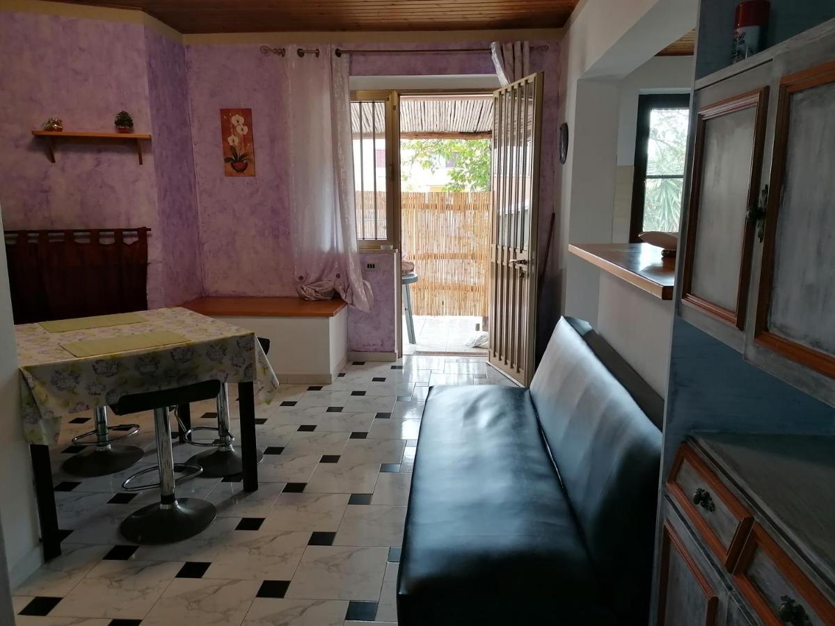 Casa Carlo Lägenhet Chia Exteriör bild